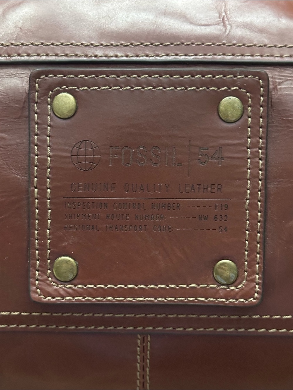 Fossil 54 | Men's Leather Weekender Duffel Bag - Picture 3 of 8